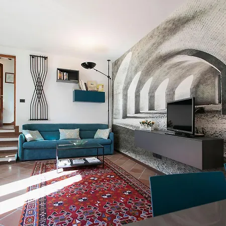 Santa Chiara Apartment