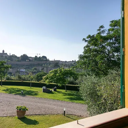 Santa Chiara Apartman *