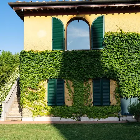 Santa Chiara Daire *